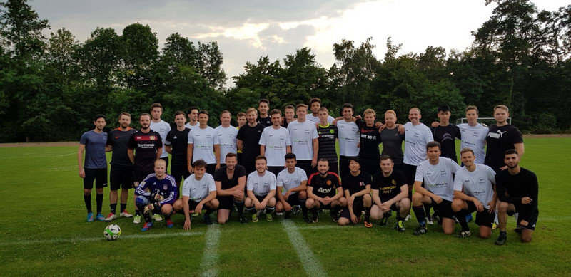 1. Benefiz Fußballspiel um Impf-Dich Wanderpokal